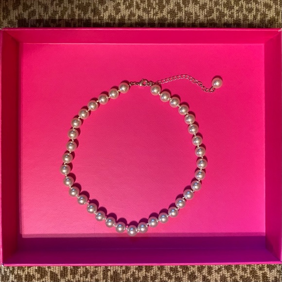 Large Pearl Necklace - Picture 1 of 2